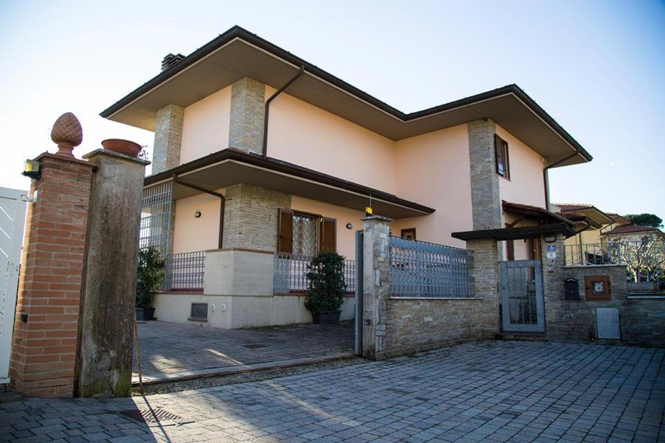 B&B Nuovo Paradiso Pescia Exteriör bild