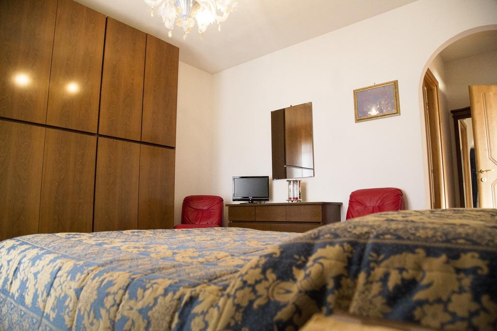 B&B Nuovo Paradiso Pescia Rum bild